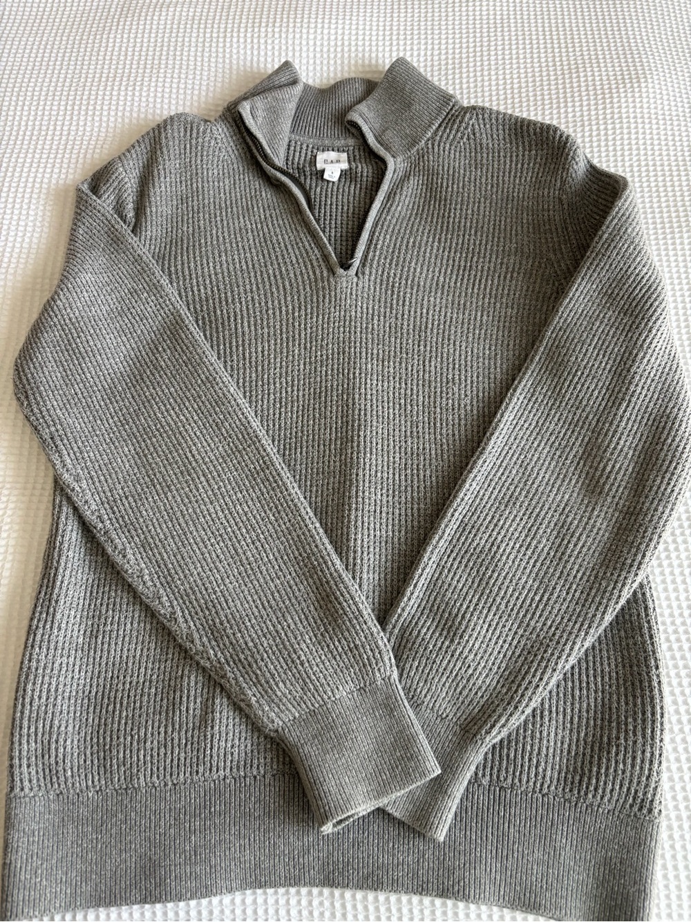 GAP Men's Light Gray Ribbed Quarter-Zip Sweater